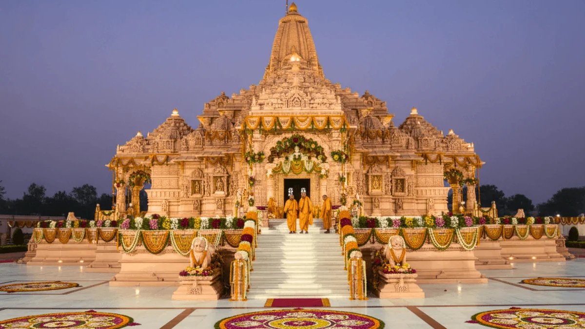 चढ़ावा विवाद के बीच राम मंदिर ट्रस्ट की बैठक, प्रेस कॉन्फ्रेंस पर टिकी सबकी निगाहें